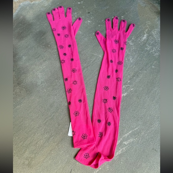 Urban Outfitters Accessories - New🌟UO-Pink Floral Women's Opera Embroidery Gloves-